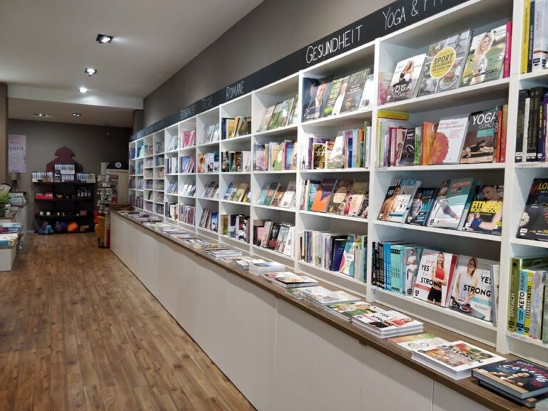 LEBENSWERT Buchhandlung 2 768x577